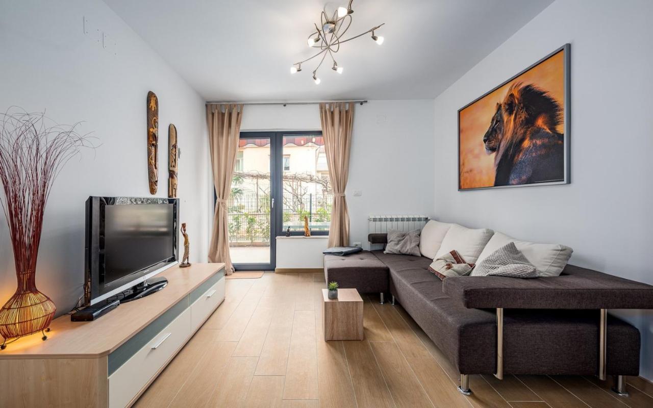 Punta Mary House With Apartment Umag Exterior foto
