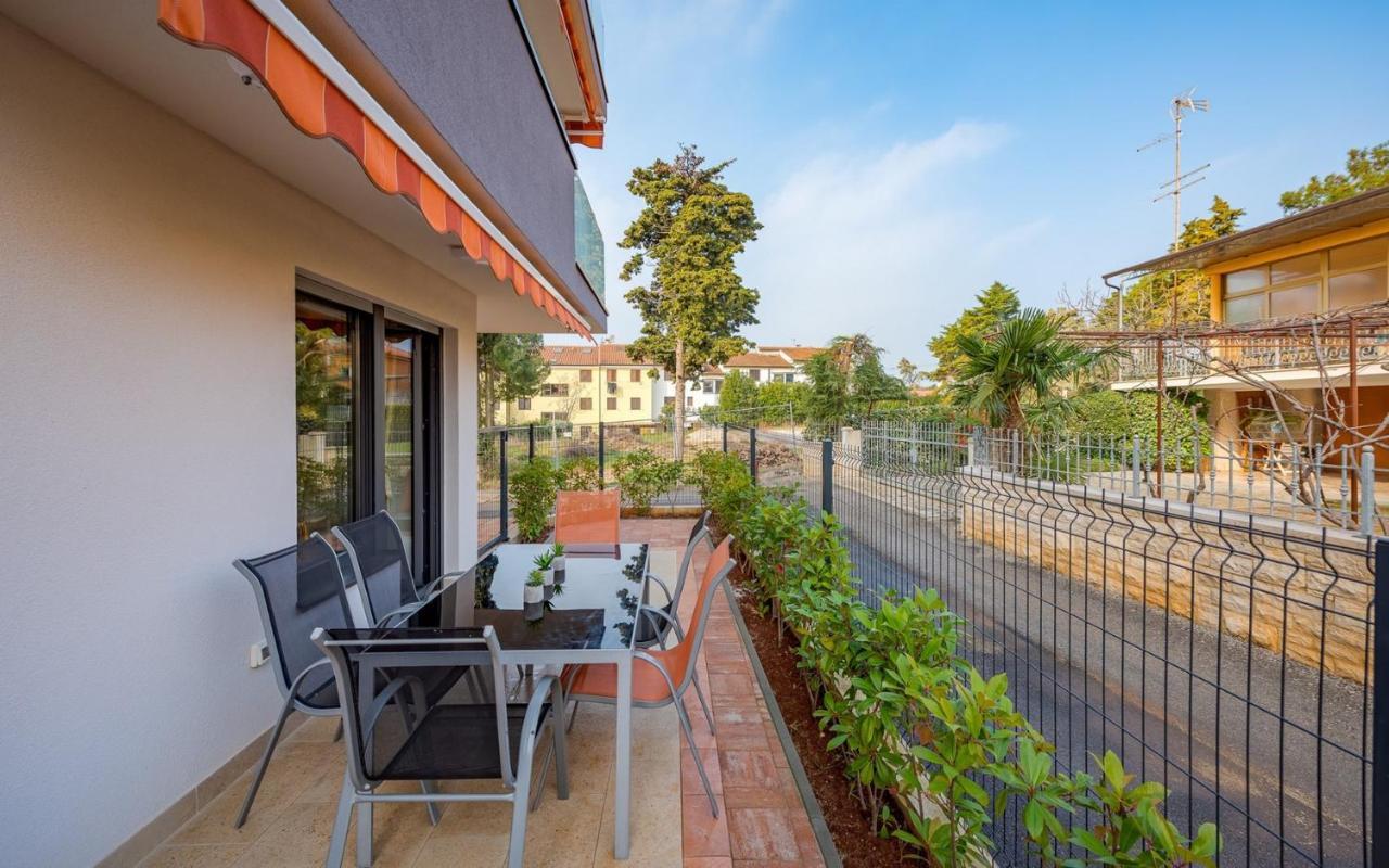 Punta Mary House With Apartment Umag Exterior foto